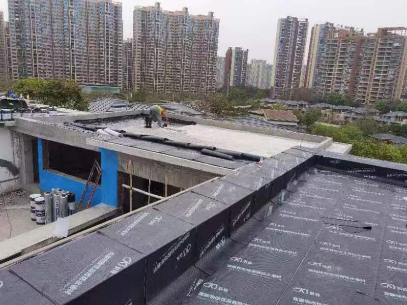 维修漏水管道